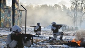 Ruští vojáci při cvičení v lednu 2022