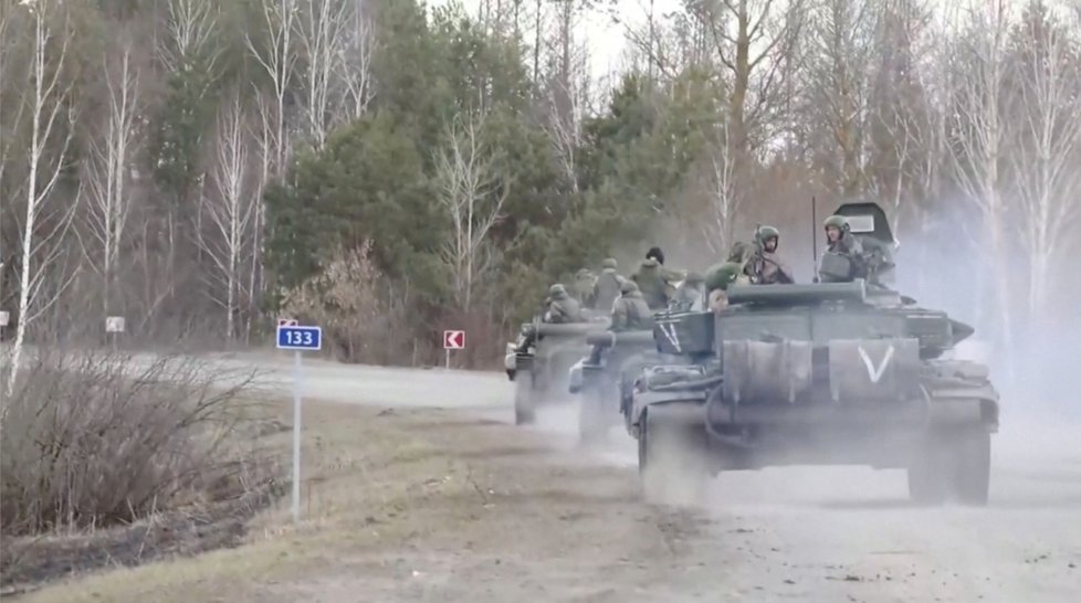 Ruská kolona vjíždí do Kyjevské oblasti (3. 3. 2022).