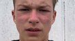Mladičký ruský závodník Arťom Severjuchin v omluvném videu.