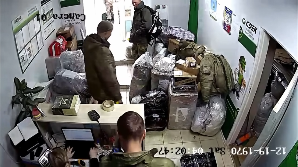 Ruští vojáci rabují na Ukrajině: Přes Bělorusko poslali domů přes 2 tuny zboží.