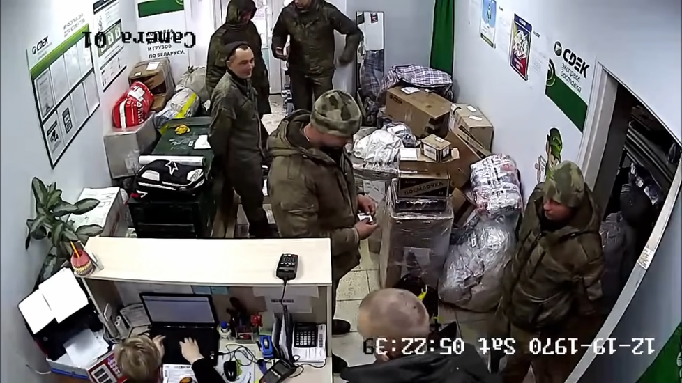 Ruští vojáci rabují na Ukrajině: Přes Bělorusko poslali domů přes 2 tuny zboží