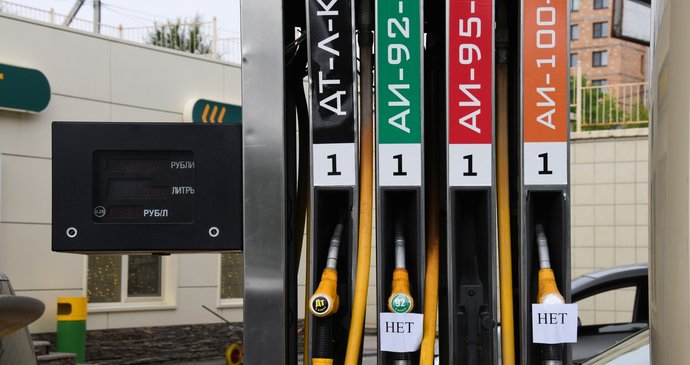 Ruské čerpací stanice mají nedostatek (2026).