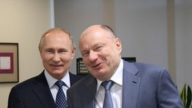 Vladimir Putin a největší akcionář těžařského gigantu Nornickel Vladimir Potanin