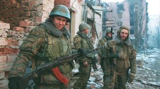 Ojedinělé fotky ruských vojáků z války v Čečensku, za kterou stál tehdejší premiér Putin