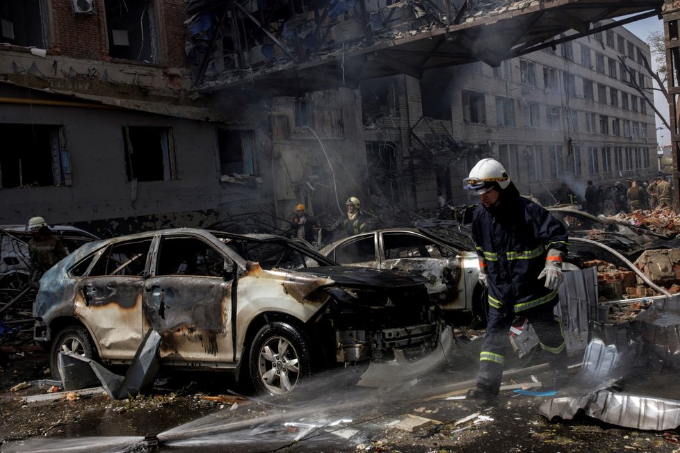 Válka na Ukrajině: Město Charkov je opět pod těžkou střelbou Rusů (16.4.2022)