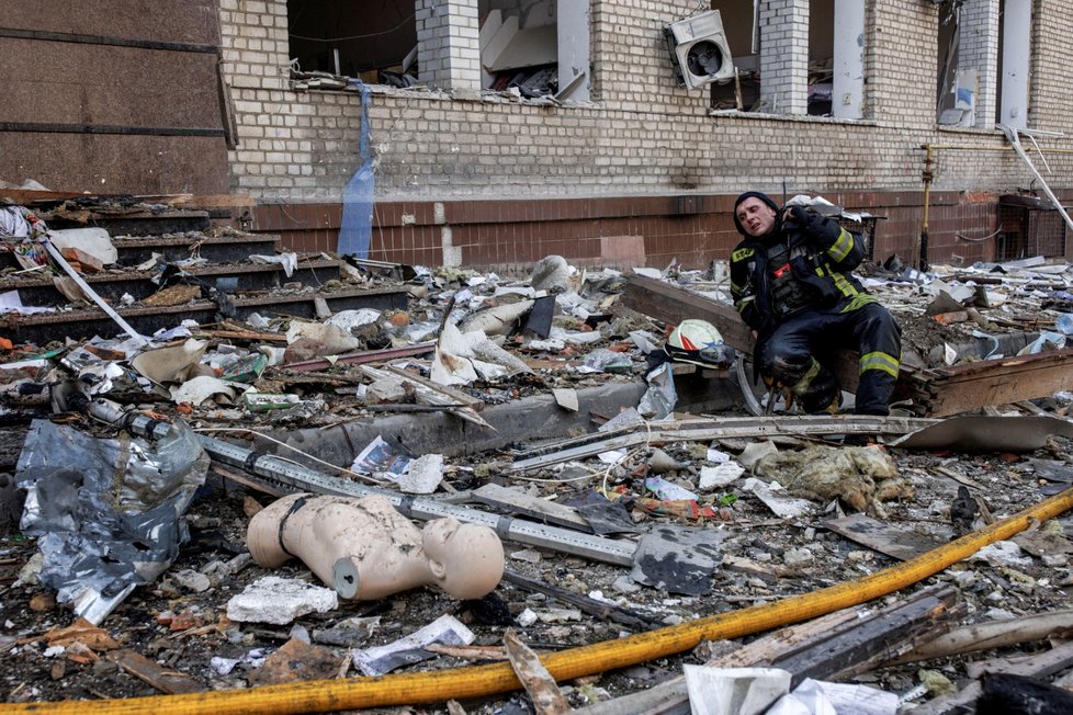 Válka na Ukrajině: Město Charkov je opět pod těžkou střelbou Rusů (16.4.2022)