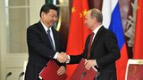 Čína pomáhá Putinovi obcházet sankce. Dodává mu vojenské vybavení, zjistily tajné služby