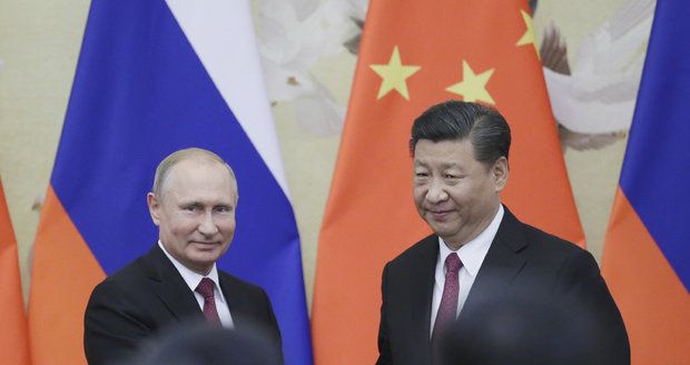 Putin si v Pekingu vychvaloval vztahy s Čínou. Zato hnutí MeToo je mu proti srsti