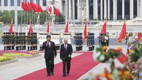 Ruský prezident Vladimir Putin se svým čínským protějškem Si Ťin-pchingem