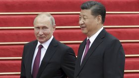 Ruský prezident Vladimir Putin se svým čínským protějškem Si Ťin-pchingem