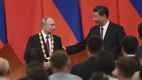 Ruský prezident Vladimir Putin se v Pekingu sešel se svým čínským protějškem Si Ťin-pchingem, jednali o vzájemné spolupráci.