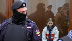 Darja Trepovová u soudu v Moskvě (4.4.2023)