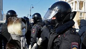 Policejní manévry a zatýkání během demonstrací za vězněného Navalného (31.1.2021)