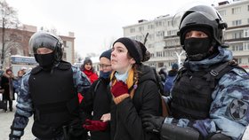 Rusko: Zatýkání během dalších protestů za vězněného Navalného (31. 1. 2021)
