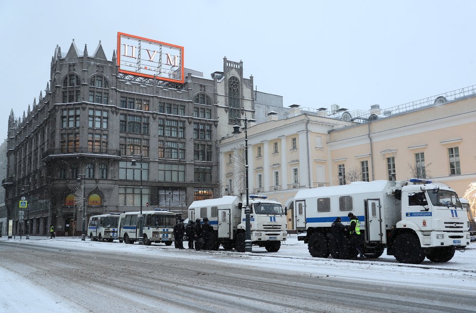 Policejní manévry a zatýkání během demonstrací za vězněného Navalného (31.1.2021)