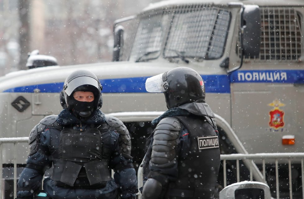 Policejní manévry a zatýkání během demonstrací za vězněného Navalného (31.1.2021)