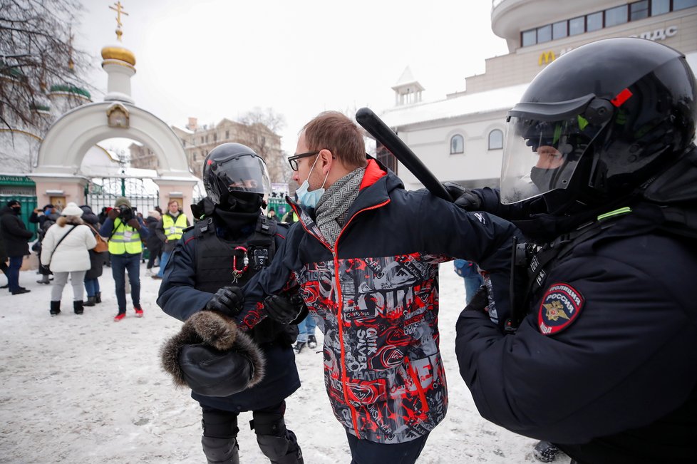 Rusko: Zatýkání během dalších protestů za vězněného Navalného (31.1.2021)