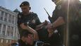 Protivládní demonstrace v Rusku doprovázelo masivní zatýkání. Policie zadržela přes 1600 lidí