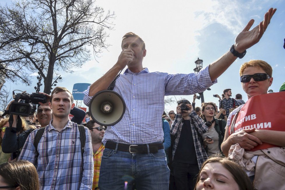 Protivládní demonstrace v Rusku doprovázelo masivní zatýkání. Policie zadržela přes 1600 lidí