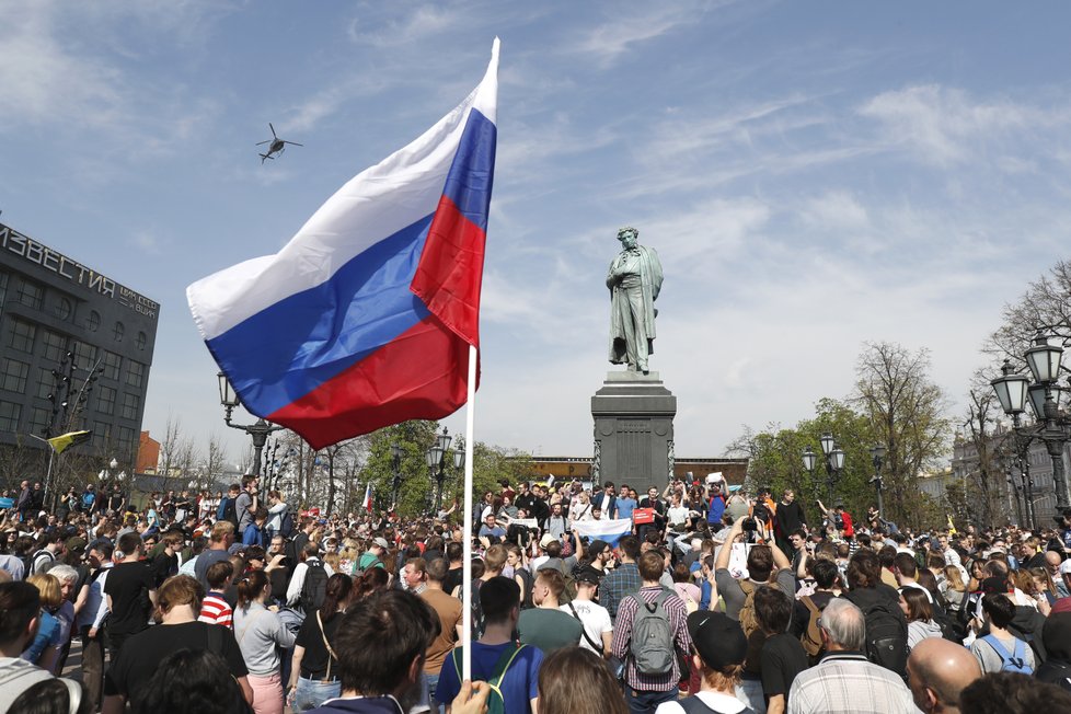 Protivládní demonstrace v Rusku doprovázelo masivní zatýkání. Policie zadržela přes 1600 lidí.