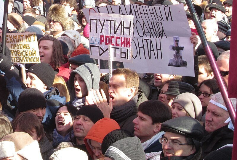 Alexej Navalnyj na moskevském protestu proti Putinovi (10. 3. 2012)