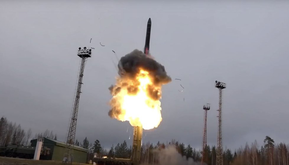 Start rakety s kluzákem Avangard.