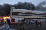 Požár nákupního střediska v ruské Kazani