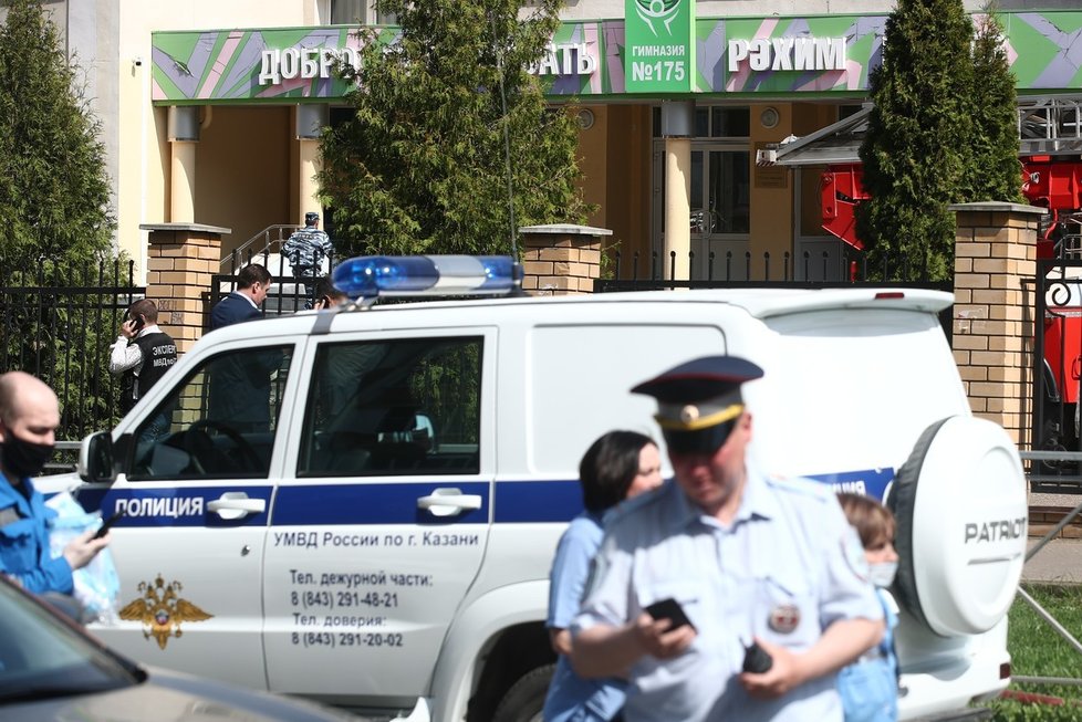 Při střelbě ve škole v ruské Kazani zahynulo nejméně sedm dětí.