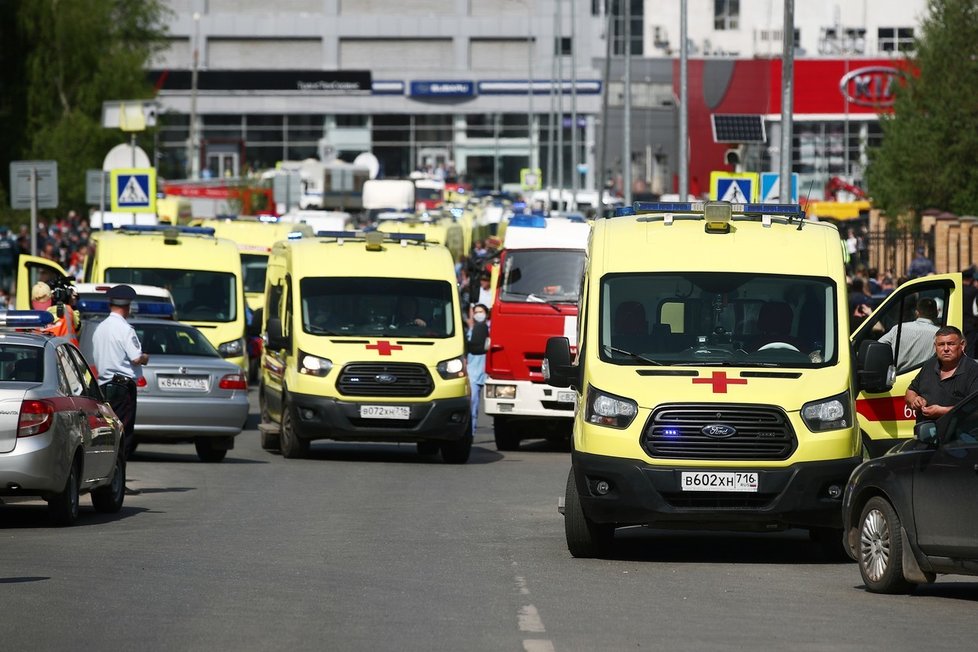 Při střelbě ve škole v ruské Kazani zahynulo nejméně sedm dětí.