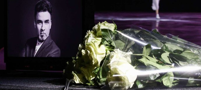 Rusové pláčou za zesnulým komentátorem.