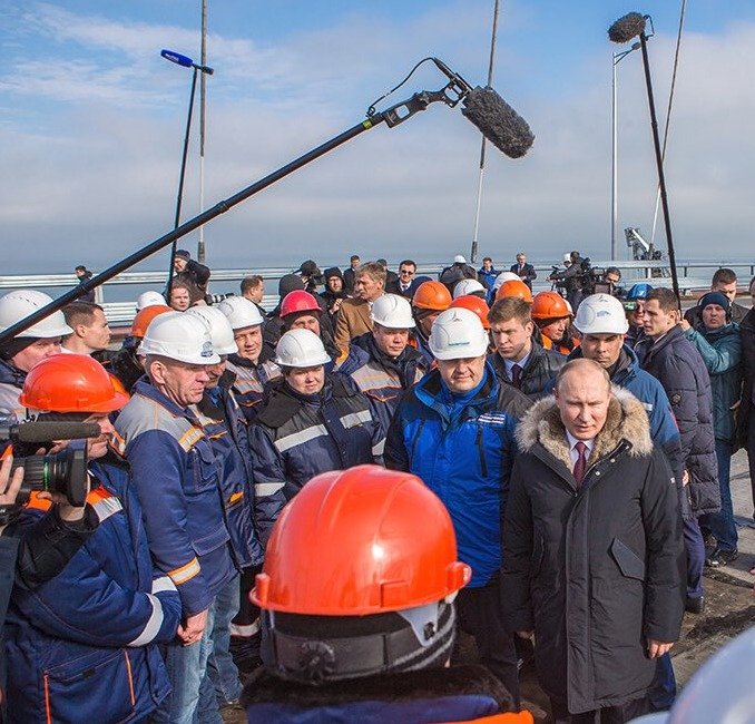 Na stavbu mostu dohlížel také prezident Vladimir Putin.