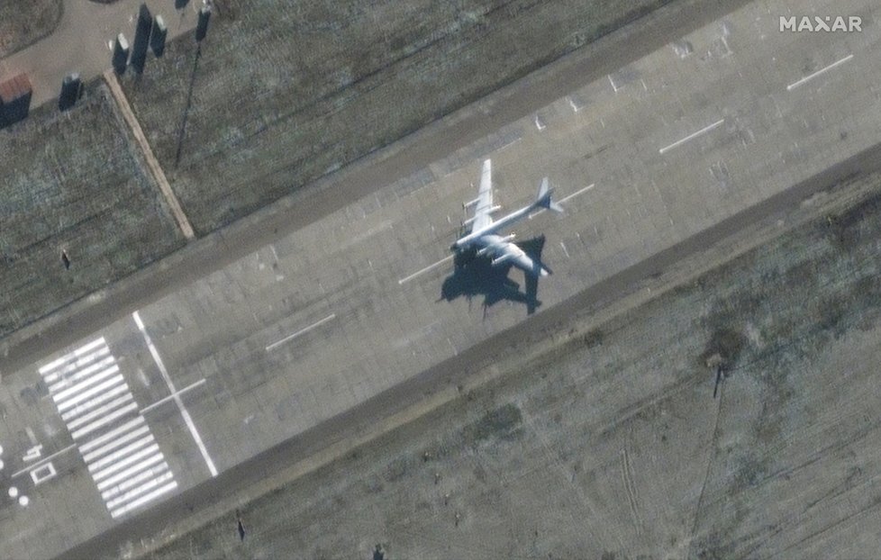 Na armádní letiště Engels v Rusku zaútočil dron, Moskva obvinila Kyjev.