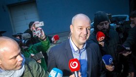 Slovenská policie zadržela a obvinila z falšování cenných papírů a z maření spravedlnosti bývalého šéfa nejsledovanější slovenské televize Markíza Pavola Ruska