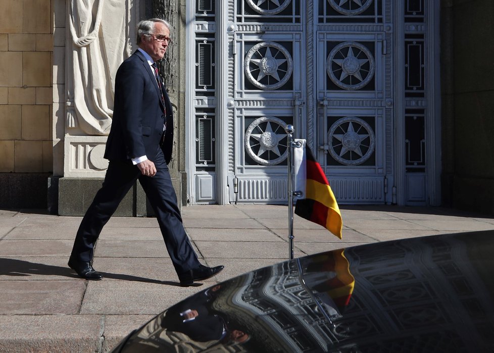 Západní diplomaté opouštějí ruské ministerstvo zahraničí