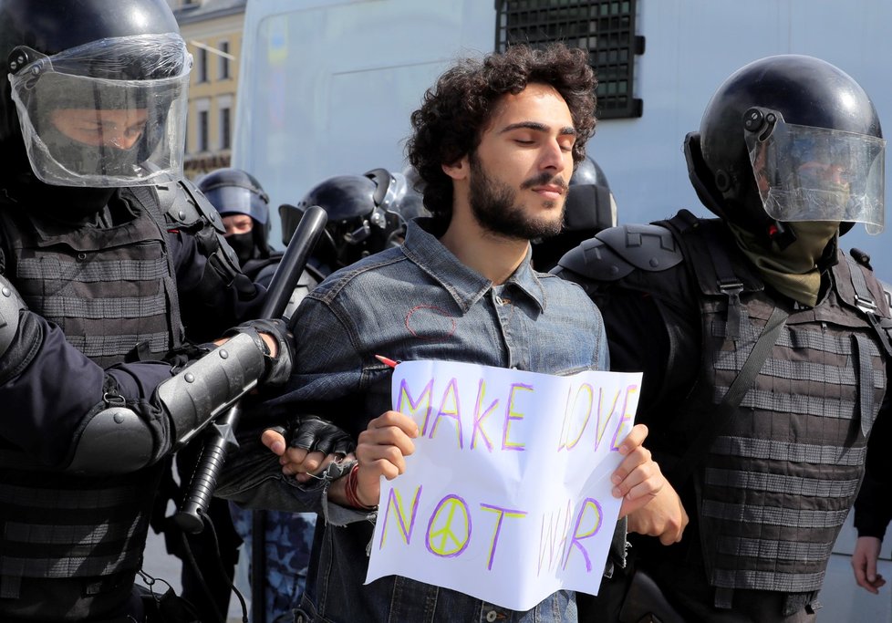 Zatýkání během demonstrace v Moskvě