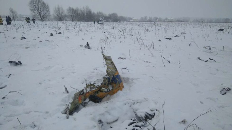 Trosky letounu An-148, který krátce po vzletu havaroval u Moskvy.