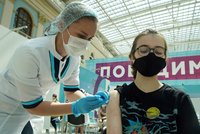 Rusko umožní lidem naočkovaným v cizině získat průkaz o vakcinaci. Uzná i protilátky