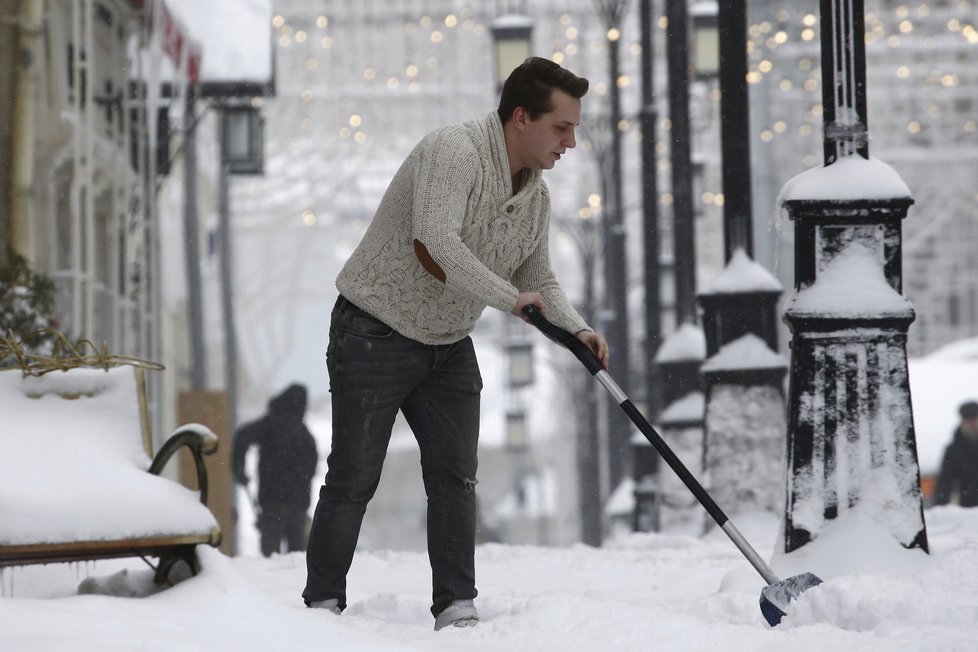 Ruská metropole se od rána topí ve sněhu, podle meteorologů dnes Moskvu ochromila největší kalamita za posledních 70 let. (ilustrační foto)