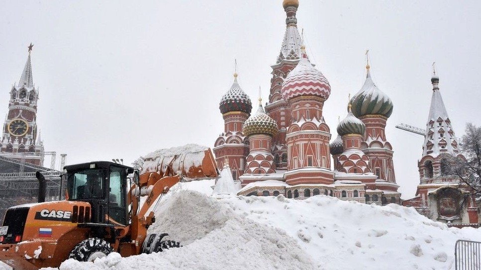 Ruská metropole se od rána topí ve sněhu, podle meteorologů dnes Moskvu ochromila největší kalamita za posledních 70 let. (ilustrační foto)