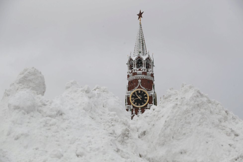 Ruská metropole se od rána topí ve sněhu, podle meteorologů dnes Moskvu ochromila největší kalamita za posledních 70 let. (ilustrační foto)