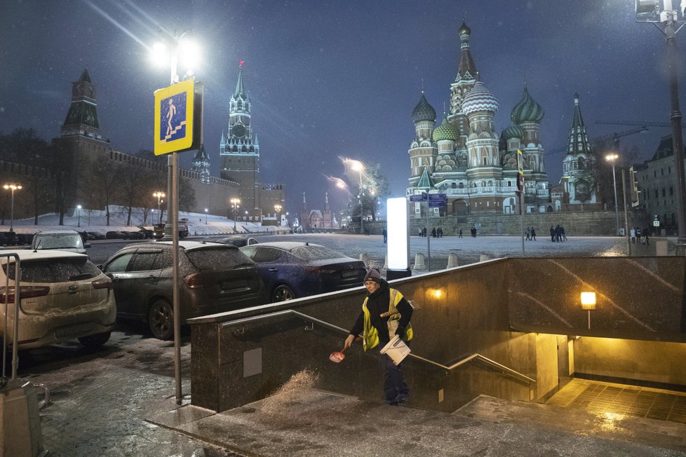 Ruská metropole se od rána topí ve sněhu, podle meteorologů dnes Moskvu ochromila největší kalamita za posledních 70 let. (ilustrační foto)