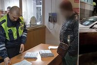 „Povedený“ Rus měl 2 tisíce přestupků a stovky pokut. Policie ho rovnou poslala za mříže