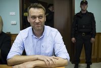 Putinova soka Navalného propustili z vězení. Seděl za pořádání demonstrací