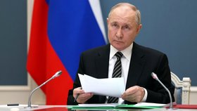 Ruský prezident Putin kontroluje cvičení k testování jaderného úderu prostřednictvím video spojení z Moskvy (25. 10. 2023)