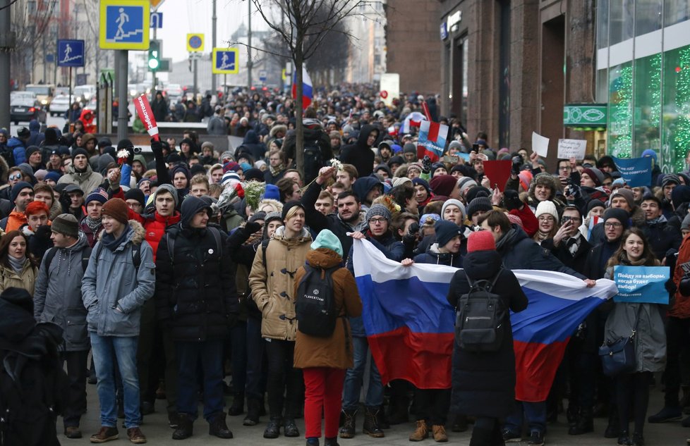 Příznivci opozičníka Navalného protestovali proti prezidentovi Putinovi ve velkých ruských městech.