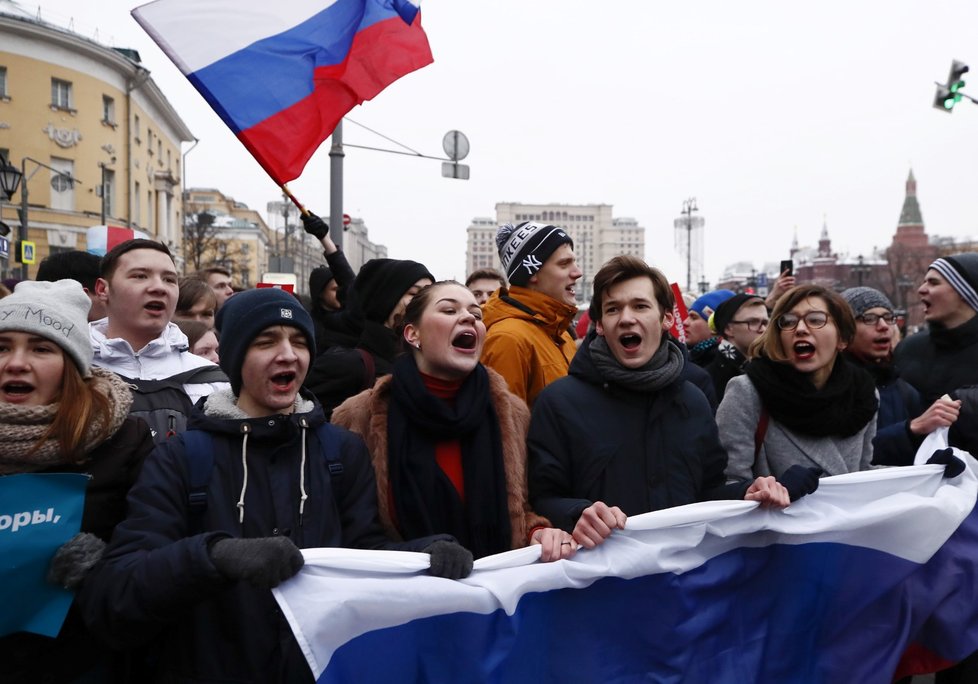 Příznivci opozičníka Navalného protestovali proti prezidentovi Putinovi ve velkých ruských městech.