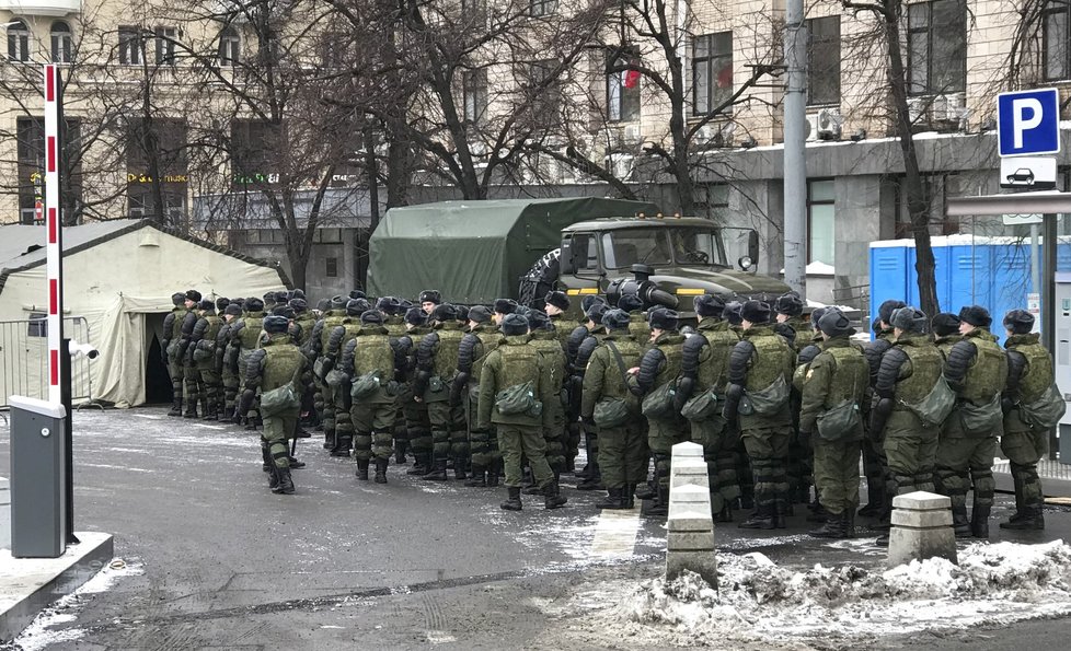 Příznivci opozičníka Navalného protestovali proti prezidentovi Putinovi ve velkých ruských městech.