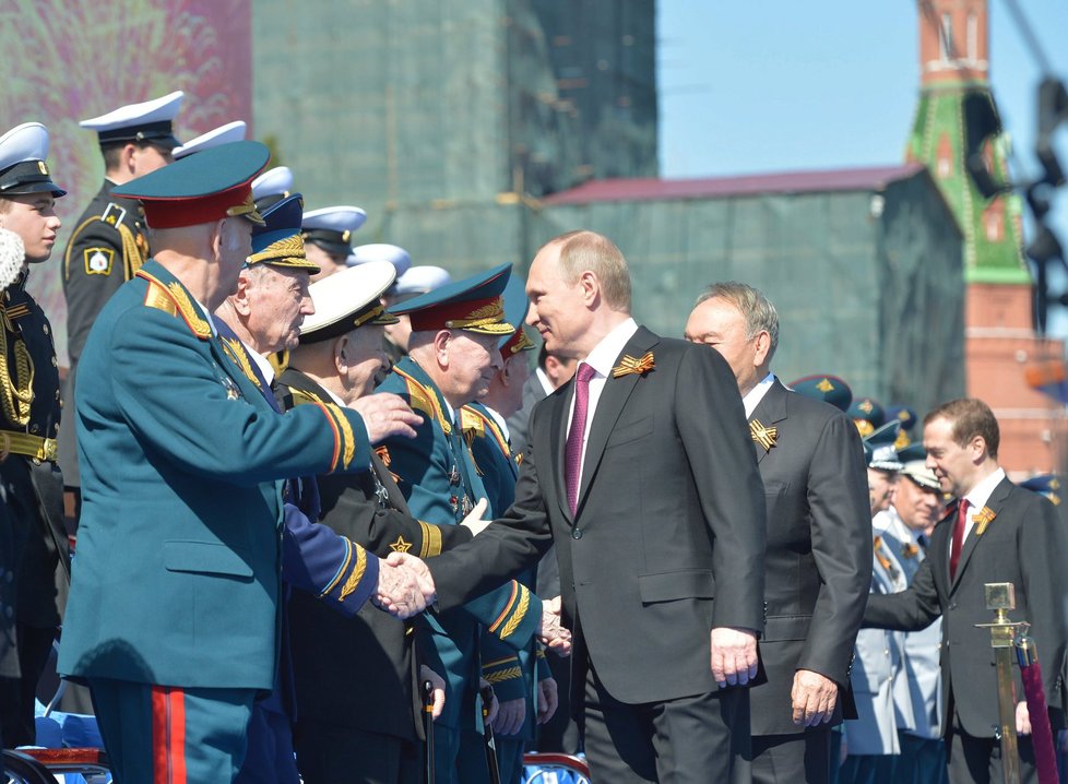 Rusko slavilo vítězství nad fašismem: Putin varoval před dvojitými standardy