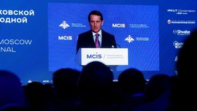 Šéf ruské rozvědky Sergej Naryškin na Moskevské konferenci o mezinárodní bezpečnosti (MCIS). Podle jeho názoru je otrava Sergeje Skripala britskou a americkou provokací (4. 4. 2018)