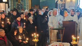 Rozloučení s Alexejem Navalným v chrámu Ikony Matky Boží  (1. 3. 2024).